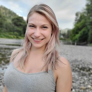 Meet your Posher, Danielle